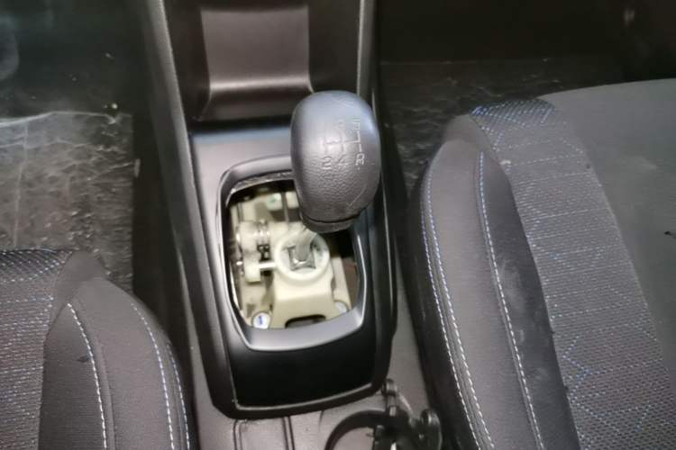 Used Baojun 310 2020 1.2L Manual Comfort Edition Gear Lever