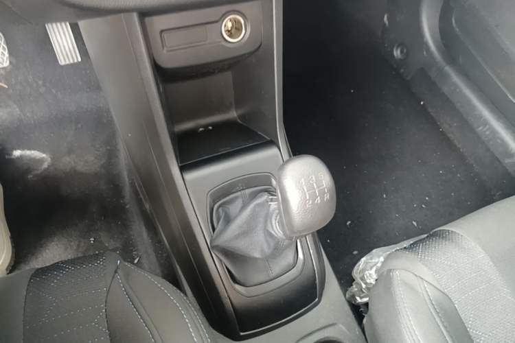 Used Baojun 310 2020 1.2L Manual Value Edition Gear Lever