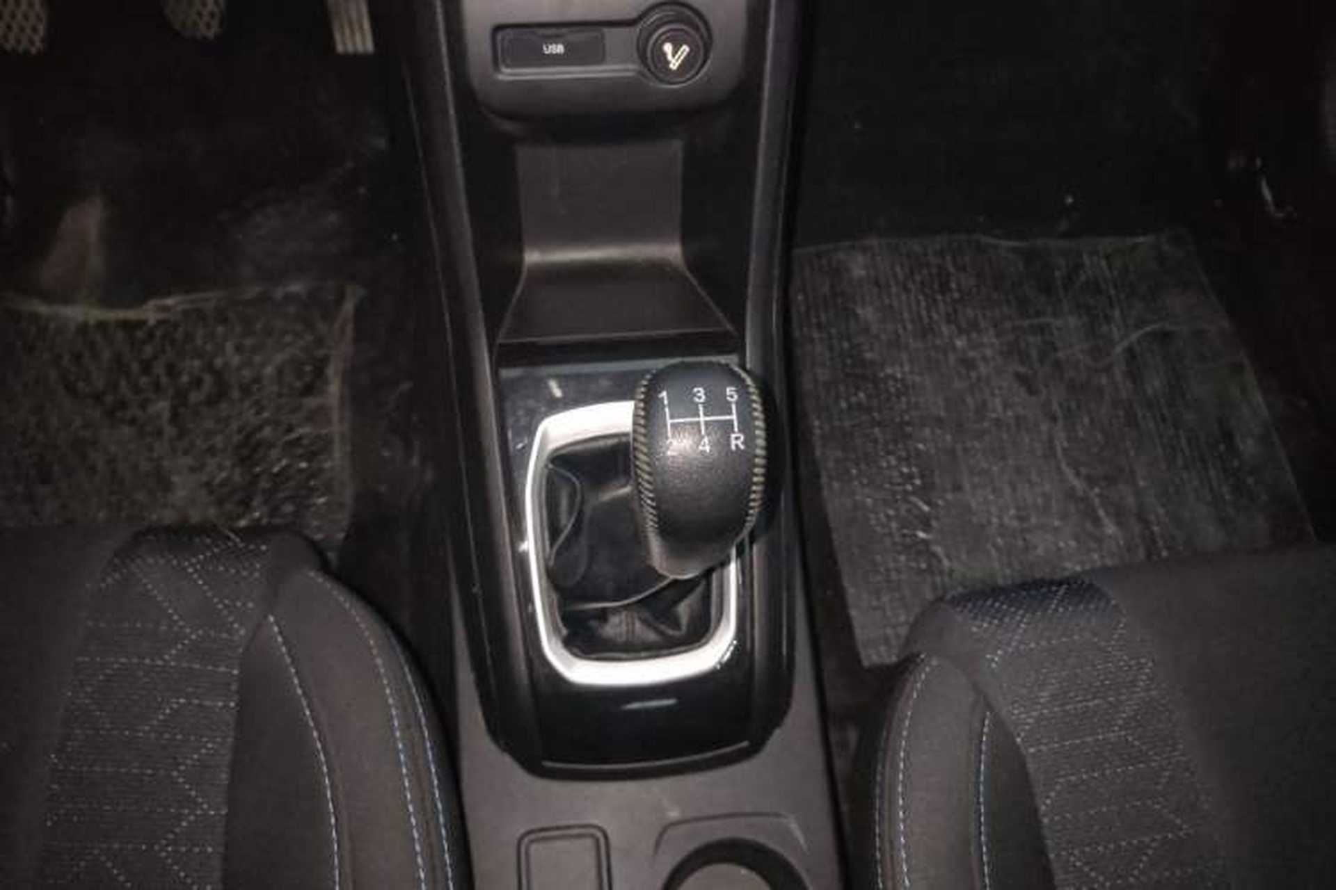Used Baojun 310 2020 1.2L Manual Comfort Edition Gear Lever