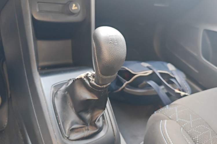 Used Baojun 310 2020 1.2L Manual Value Edition Gear Lever