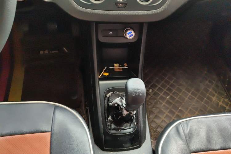 Used Baojun 310 2020 1.2L Manual Comfort Edition Gear Lever
