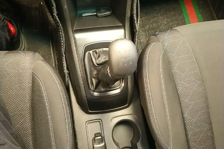 Used Baojun 310 2020 1.2L Manual Comfort Edition Gear Lever