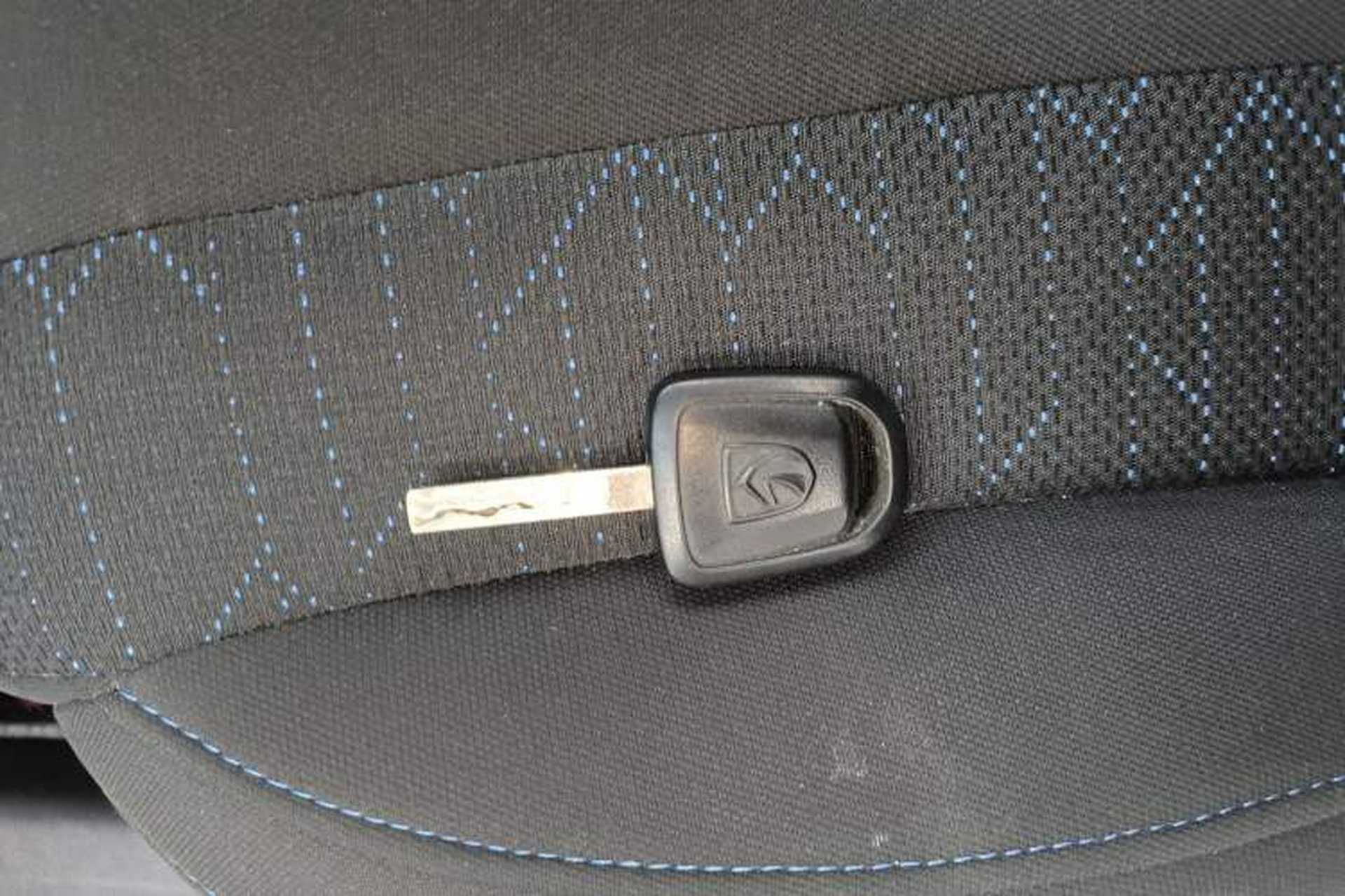 Used Baojun 310 2020 1.2L Manual Comfort Edition Interior 1