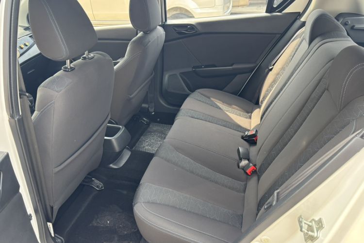 Used Baojun 310 2020 1.2L Manual Comfort Edition Interior 3