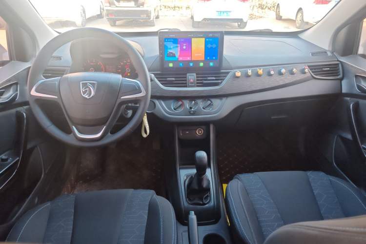 Used Baojun 310 2020 1.2L Manual Comfort Edition Interior 3