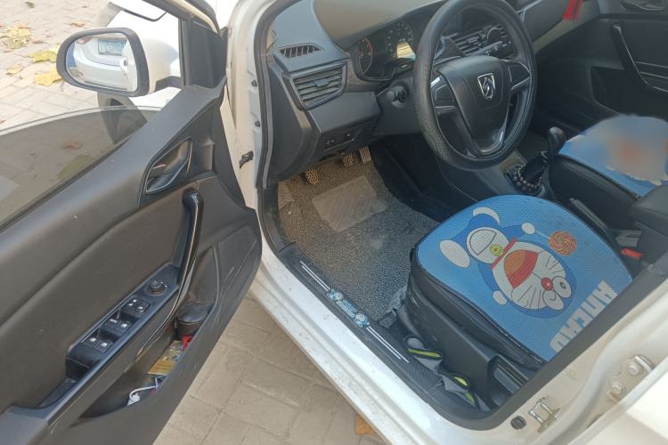 Used Baojun 310 2020 1.2L Manual Comfort Edition Interior 3