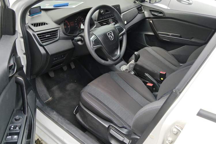 Used Baojun 310 2020 1.2L Manual Comfort Edition Interior 3