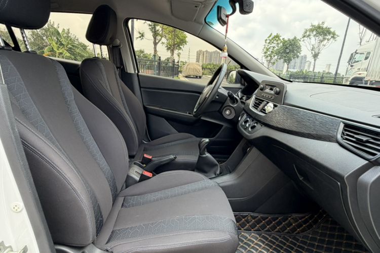 Used Baojun 310 2020 1.2L Manual Value Edition Interior 3