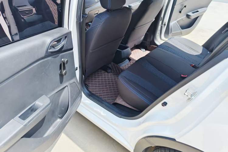 Used Baojun 310 2020 1.2L Manual Value Edition Interior 3