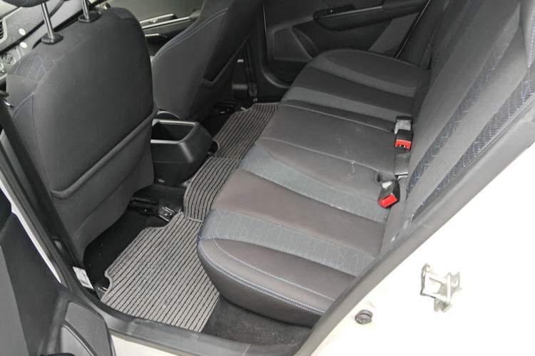 Used Baojun 310 2020 1.2L Manual Comfort Edition Interior 4