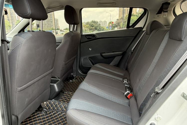 Used Baojun 310 2020 1.2L Manual Value Edition Interior 4
