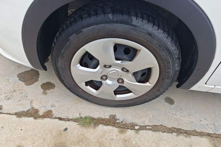 Used Baojun 310 2020 1.2L Manual Comfort Edition Left Front Wheel Hub