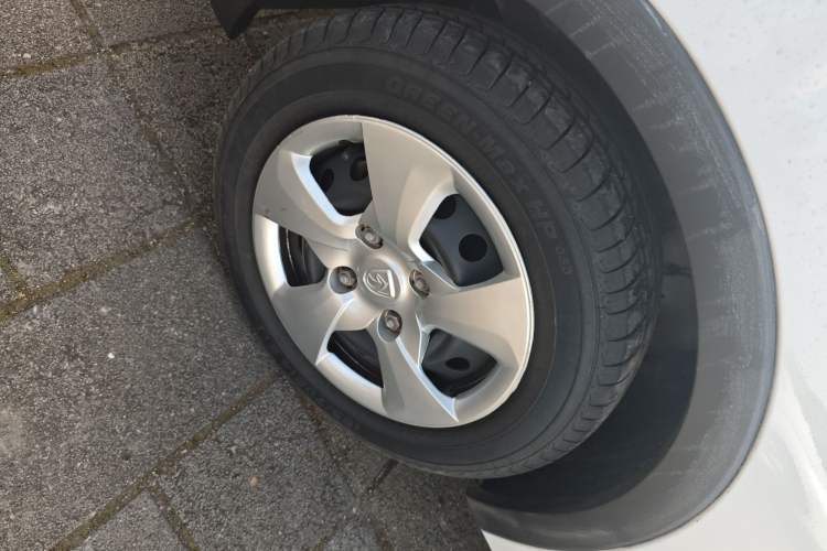Used Baojun 310 2020 1.2L Manual Value Edition Left Front Wheel Hub