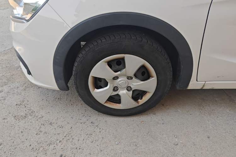 Used Baojun 310 2020 1.2L Manual Value Edition Left Front Wheel Hub
