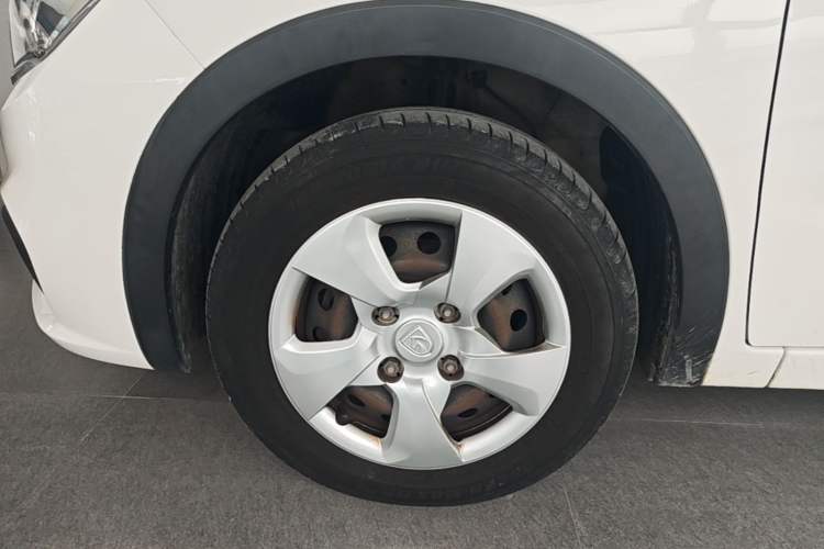 Used Baojun 310 2020 1.2L Manual Value Edition Left Front Wheel Hub