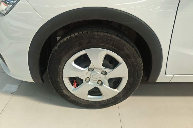 Used Baojun 310 2020 1.2L Manual Comfort Edition Left Front Wheel Hub