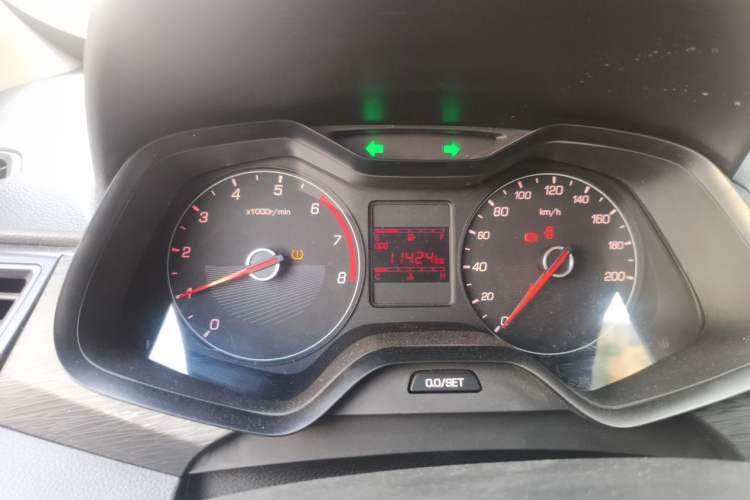 Used Baojun 310 2020 1.2L Manual Comfort Edition Odometer Close Up
