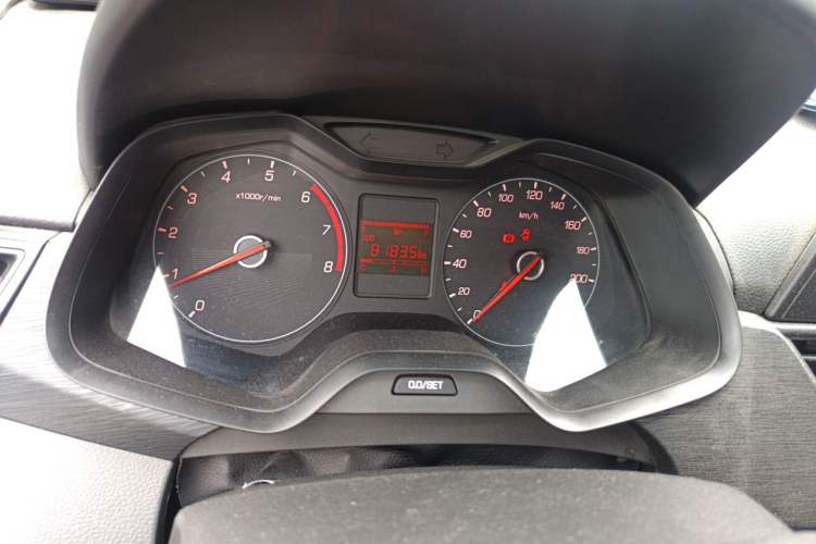 Used Baojun 310 2020 1.2L Manual Comfort Edition Odometer Close Up