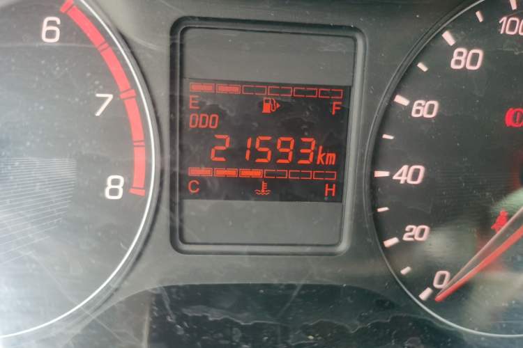 Used Baojun 310 2020 1.2L Manual Value Edition Odometer Close Up