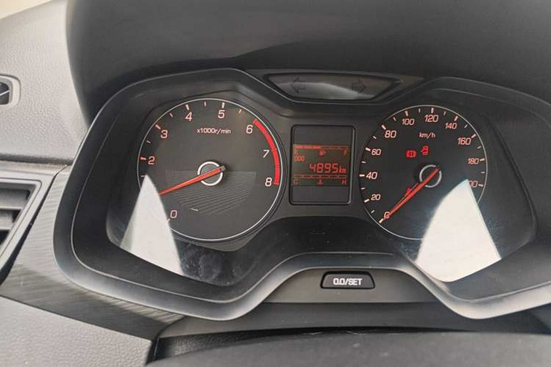 Used Baojun 310 2020 1.2L Manual Comfort Edition Odometer Close Up