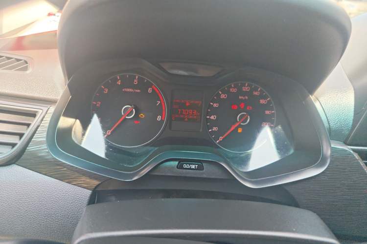 Used Baojun 310 2020 1.2L Manual Value Edition Odometer Close Up