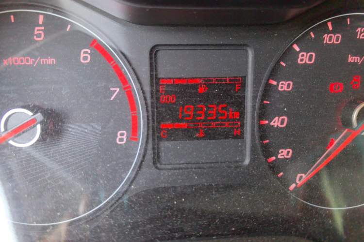 Used Baojun 310 2020 1.2L Manual Comfort Edition Odometer Close Up