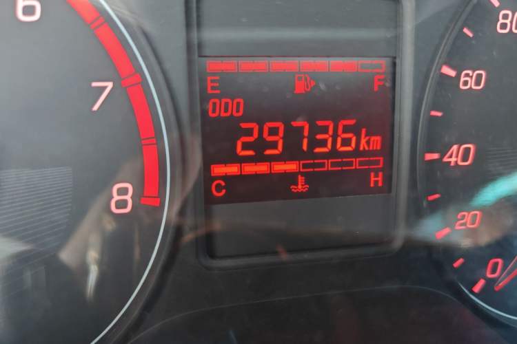 Used Baojun 310 2020 1.2L Manual Comfort Edition Odometer Close Up