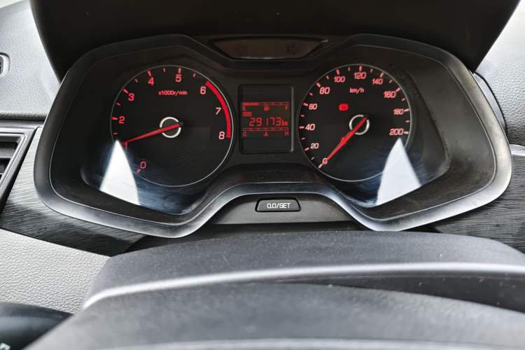 Used Baojun 310 2020 1.2L Manual Comfort Edition Odometer Close Up