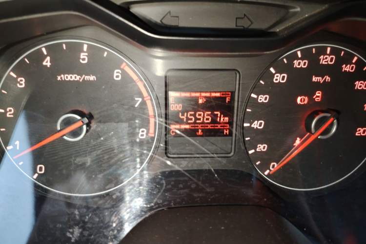 Used Baojun 310 2020 1.2L Manual Comfort Edition Odometer Close Up