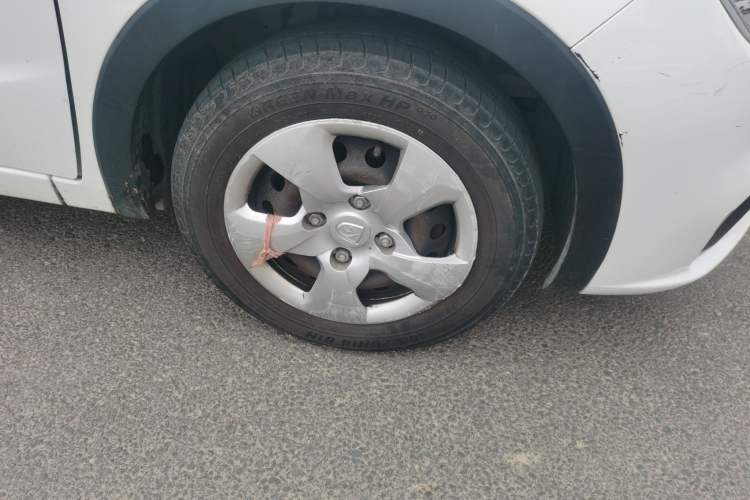 Used Baojun 310 2020 1.2L Manual Value Edition Right Front Wheel Hub
