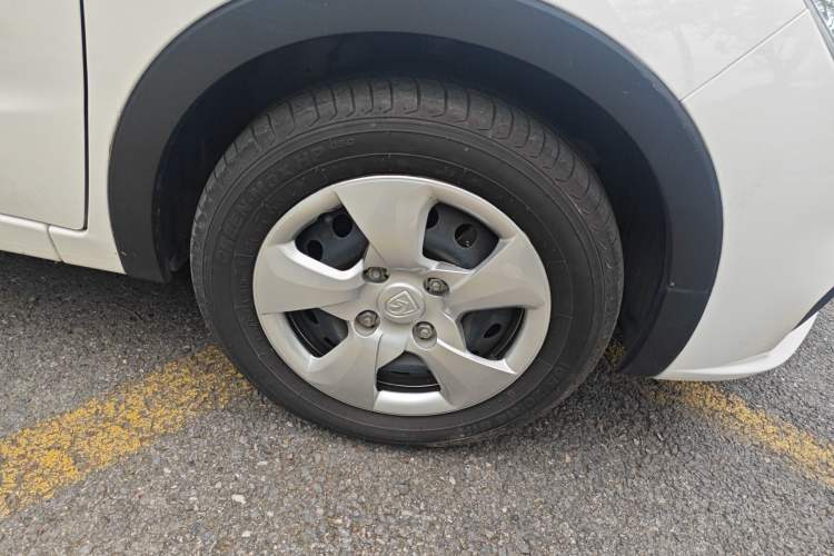Used Baojun 310 2020 1.2L Manual Comfort Edition Right Front Wheel Hub