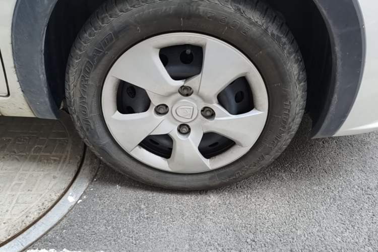 Used Baojun 310 2020 1.2L Manual Value Edition Right Front Wheel Hub