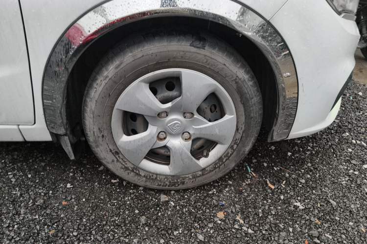 Used Baojun 310 2020 1.2L Manual Comfort Edition Right Front Wheel Hub