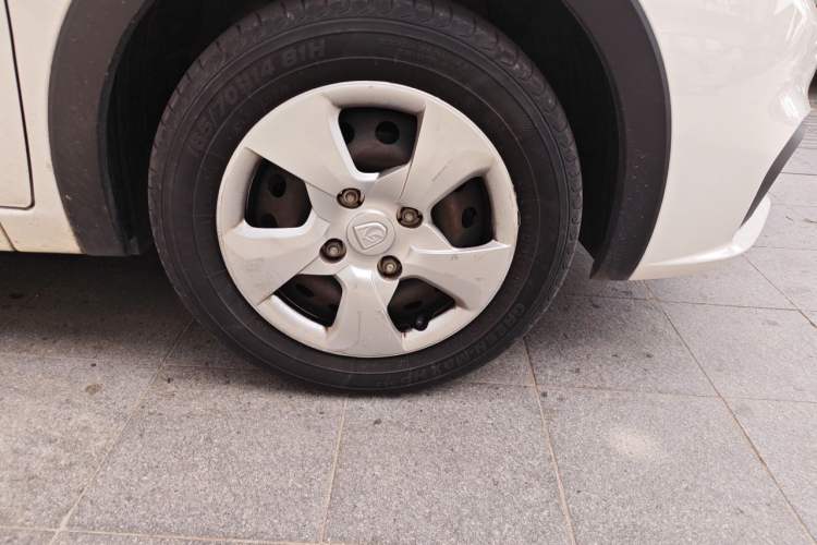Used Baojun 310 2020 1.2L Manual Value Edition Right Front Wheel Hub