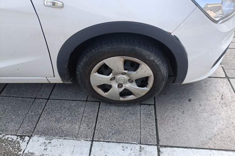 Used Baojun 310 2020 1.2L Manual Comfort Edition Right Front Wheel Hub