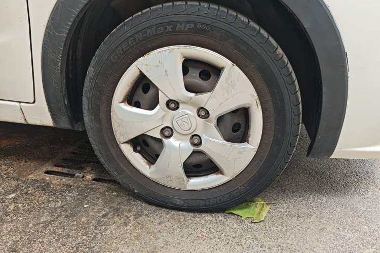 Used Baojun 310 2020 1.2L Manual Comfort Edition Right Front Wheel Hub