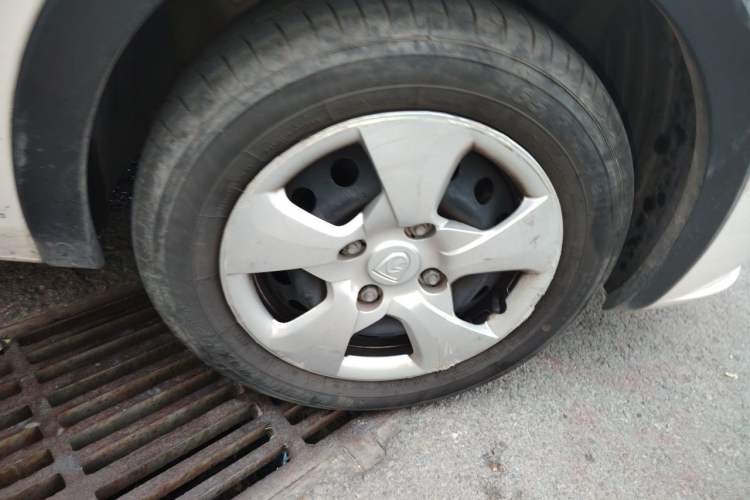 Used Baojun 310 2020 1.2L Manual Comfort Edition Right Front Wheel Hub