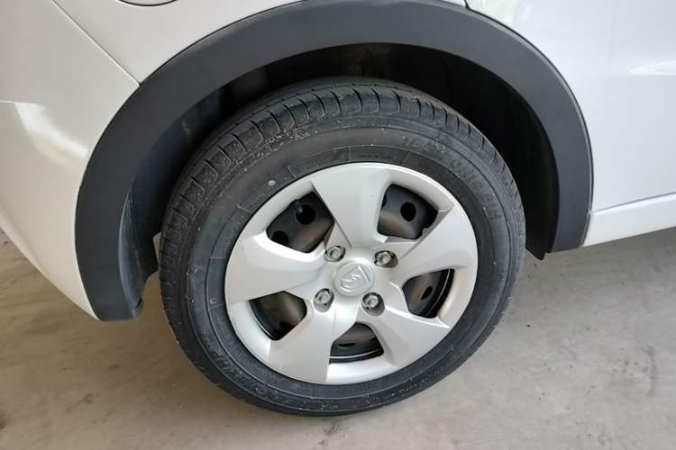 Used Baojun 310 2020 1.2L Manual Comfort Edition Right Rear Wheel Hub