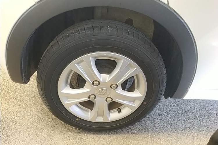 Used Baojun 310 2020 1.2L Manual Comfort Edition Right Rear Wheel Hub