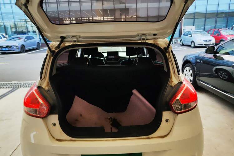 Used Baojun 310 2020 1.2L Manual Comfort Edition Trunk