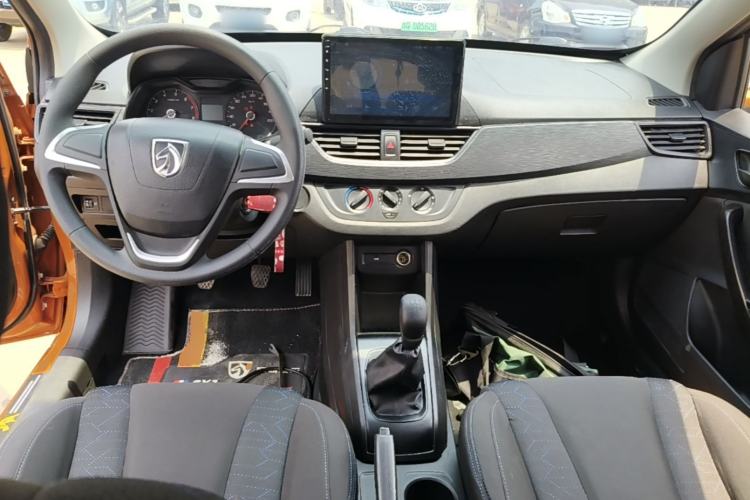 Used Baojun 310 2020 1.2L Manual Comfort Edition Center Console
