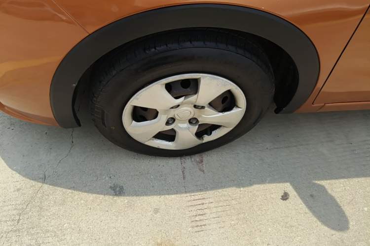 Used Baojun 310 2020 1.2L Manual Comfort Edition Left Front Wheel Hub
