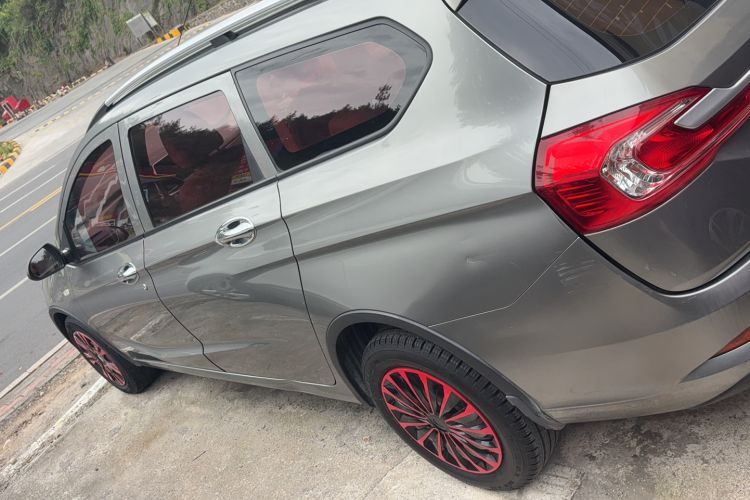 Used Baojun 310W 2017 1.5L Manual Comfort Version China V Exterior 5