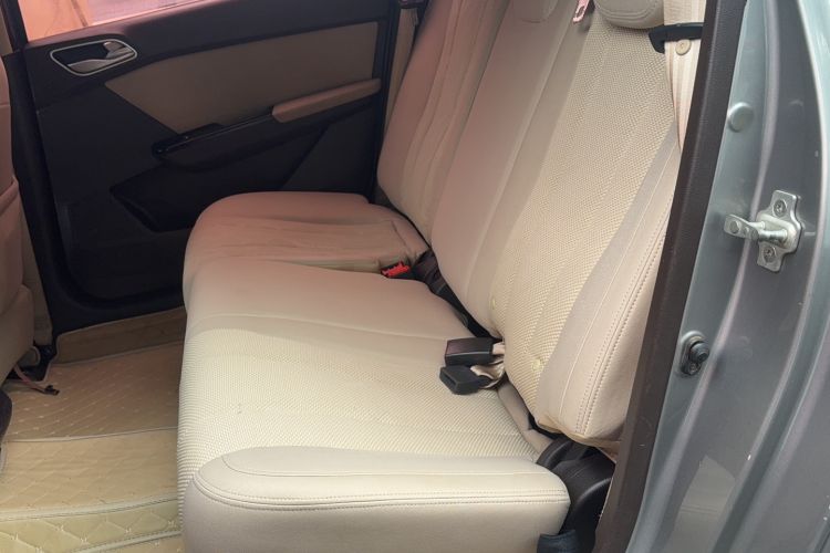 Used Baojun 310W 2017 1.5L Manual Comfort Version China V Interior 1