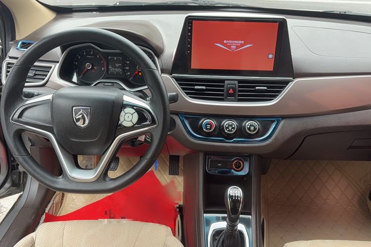 Used Baojun 310W 2017 1.5L Manual Comfort Version China V Interior 3