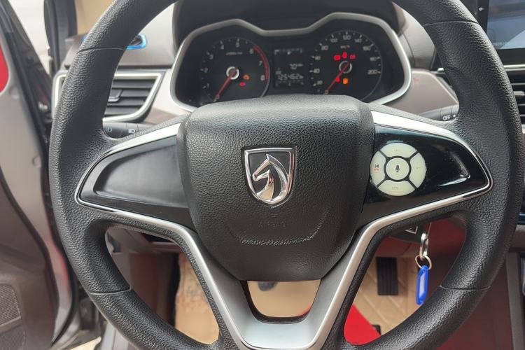Used Baojun 310W 2017 1.5L Manual Comfort Version China V Interior 5