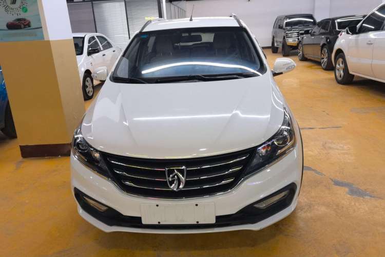 Used Baojun 310W 2017 1.5L Manual Fashion Model China V Exterior 1