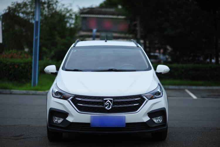 Used Baojun 310W 2018 1.5L Automatic Fashion Version China V Emission Standard Exterior 1