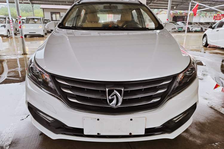 Used Baojun 310W 2017 1.5L Manual Fashion Edition China VI Exterior 1