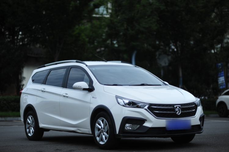 Used Baojun 310W 2018 1.5L Automatic Fashion Version China V Emission Standard Exterior 3